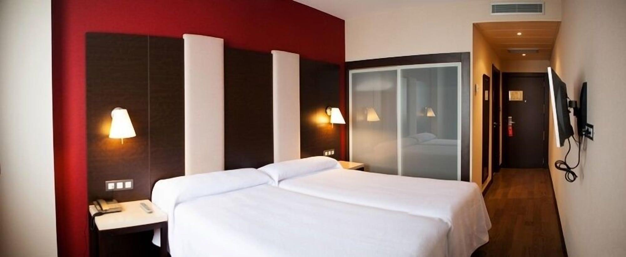 Azz Pamplona Norte Hotel Berriozar Exterior photo