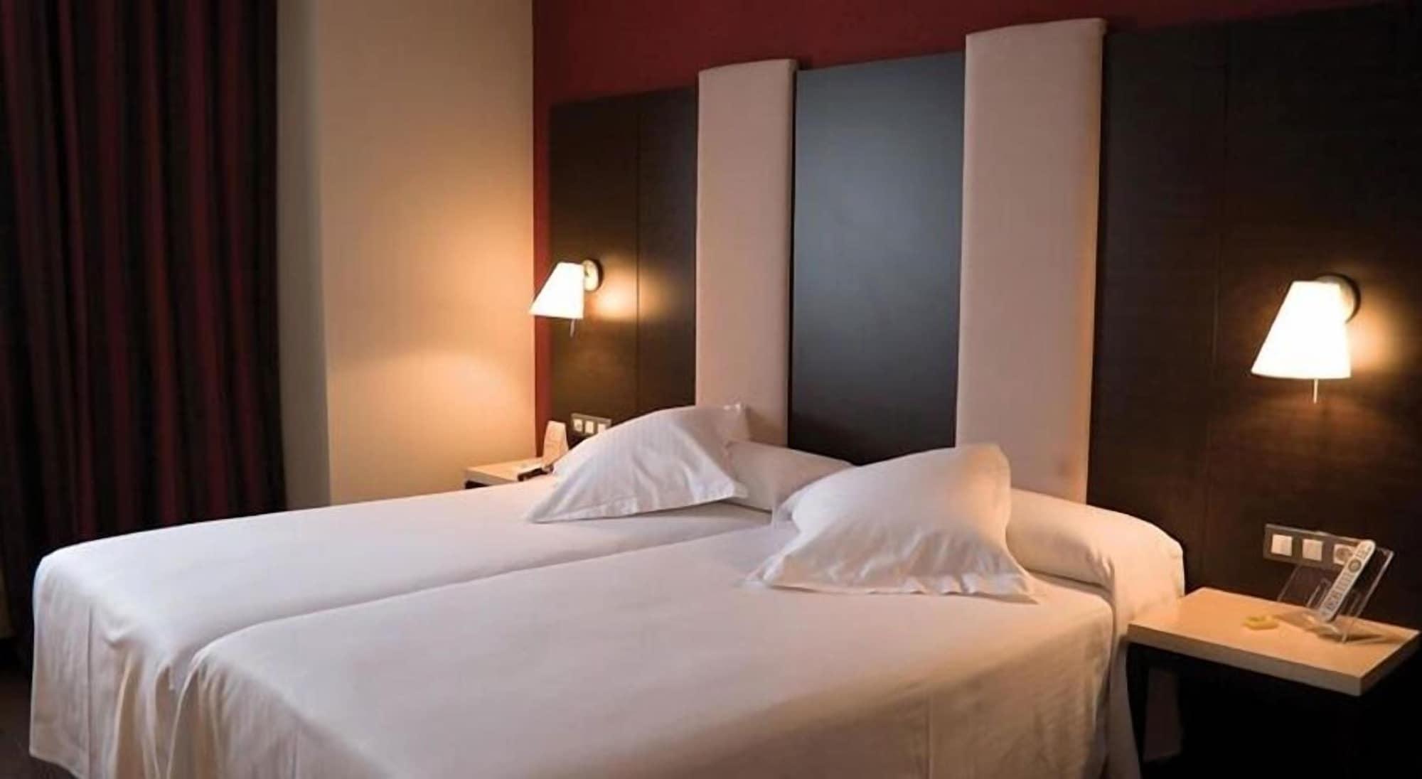 Azz Pamplona Norte Hotel Berriozar Exterior photo
