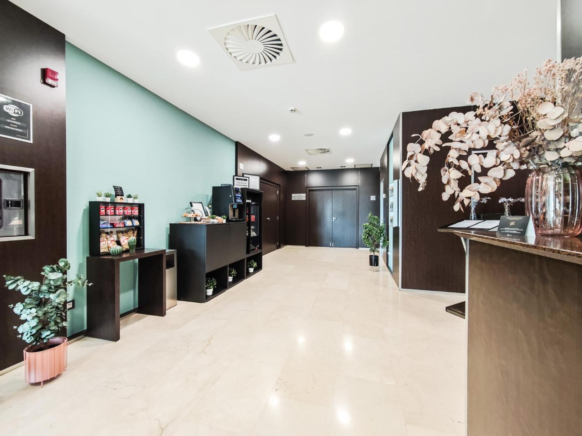 Azz Pamplona Norte Hotel Berriozar Exterior photo