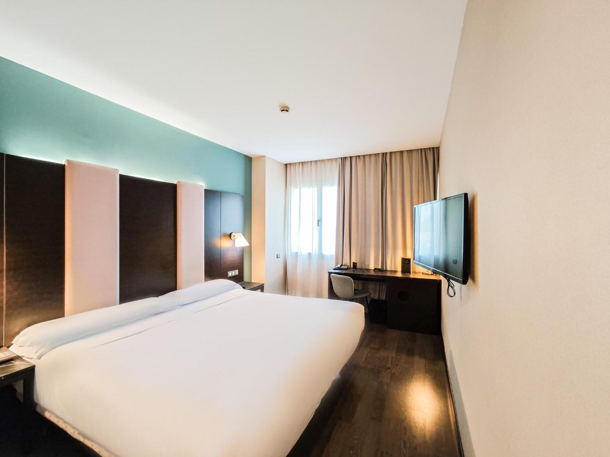Azz Pamplona Norte Hotel Berriozar Exterior photo