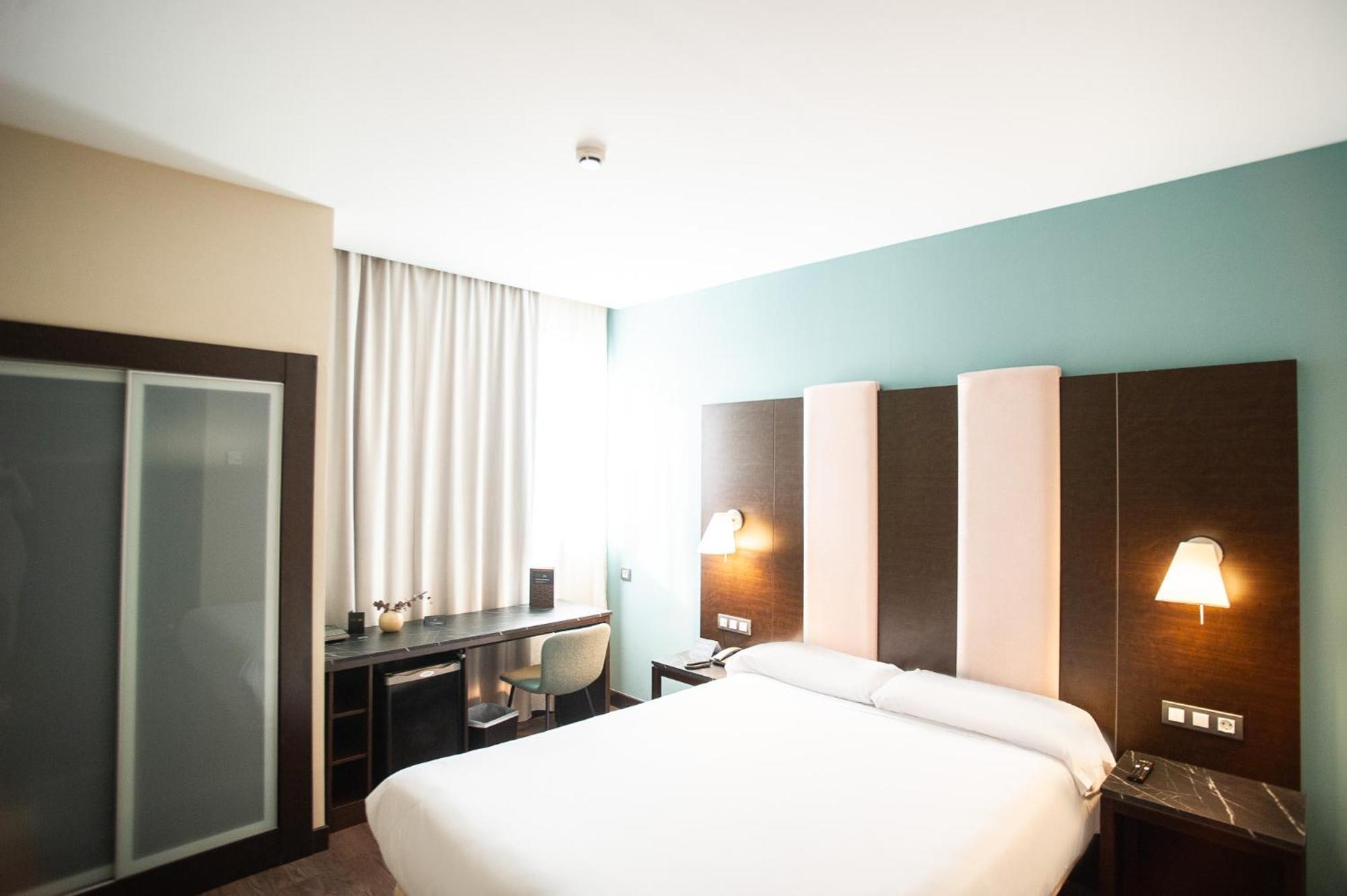 Azz Pamplona Norte Hotel Berriozar Exterior photo