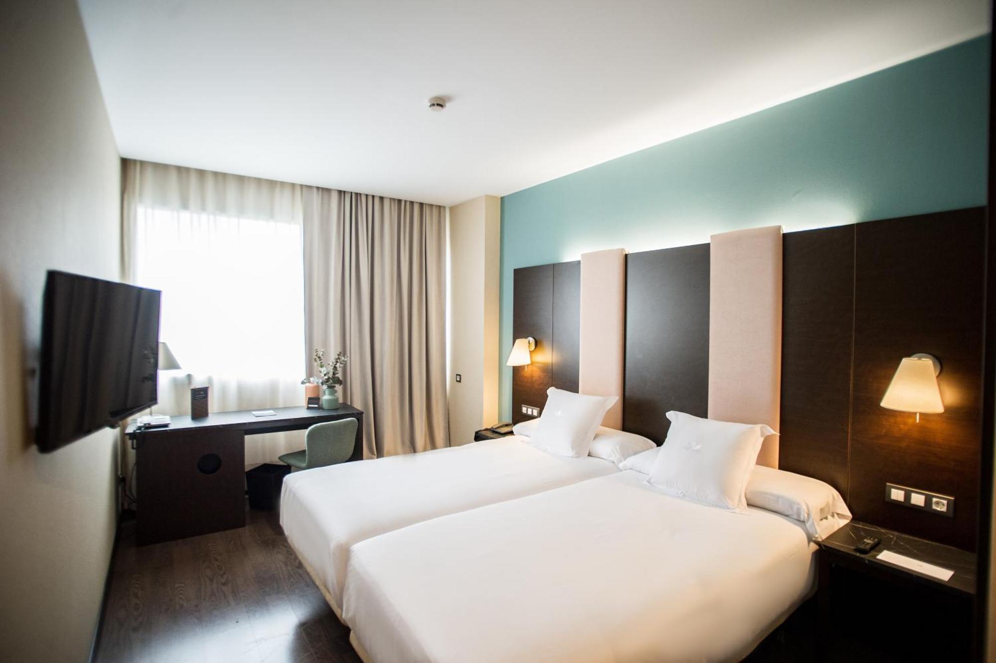 Azz Pamplona Norte Hotel Berriozar Exterior photo