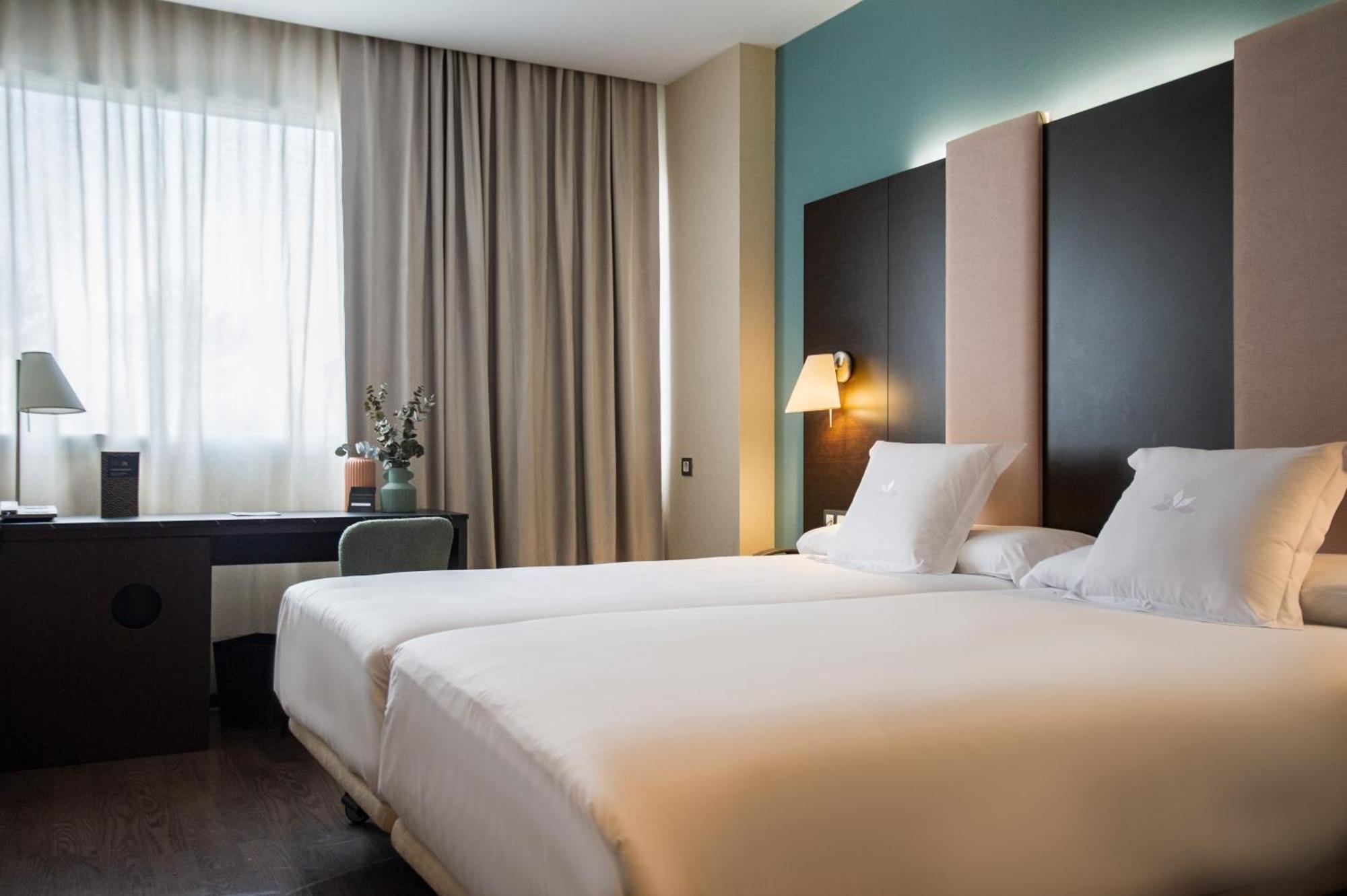 Azz Pamplona Norte Hotel Berriozar Exterior photo